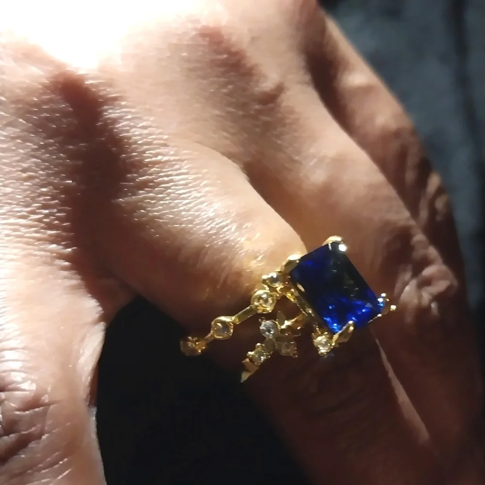 Elegant Gold and Blue Gemstone Ring Sz 6.5